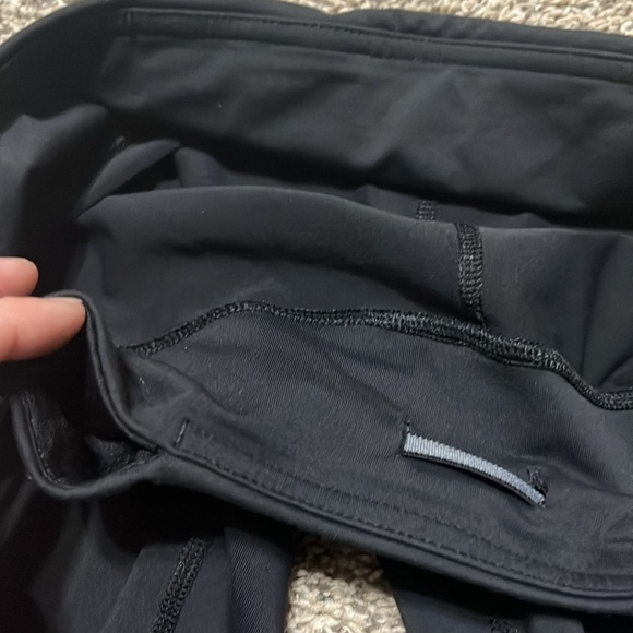 Lululemon Athletica Women’s size 6 black cropped leggings - Picture 7 of 7